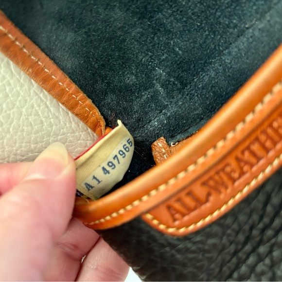 Vintage Dooney Bourke tiny crossbody bag - Picture 7 of 7